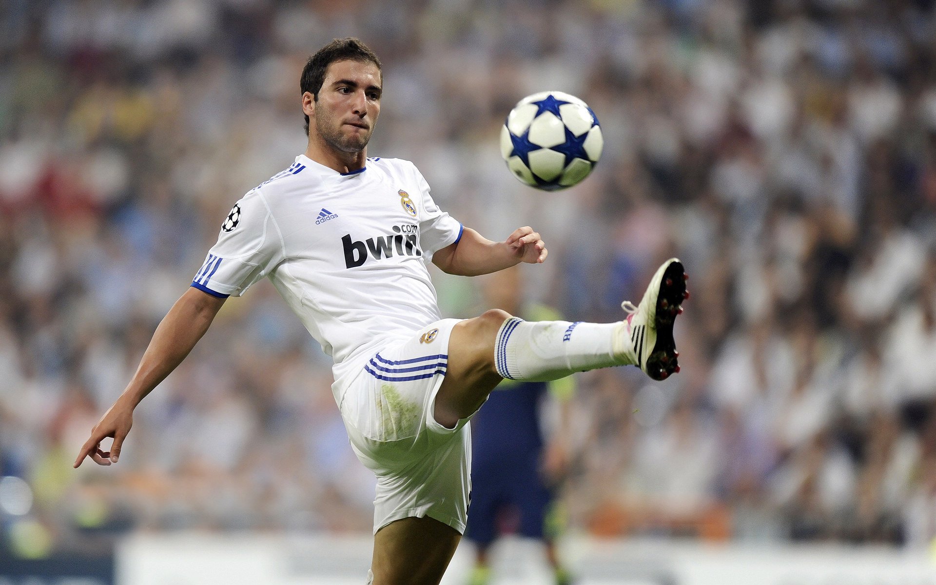 阿扎伦卡关键节点逆转，拜仁带队取胜！